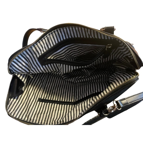 Lily & Ivy women’s Faux Leather black shoulder zippered bag - Picture 7 of 11